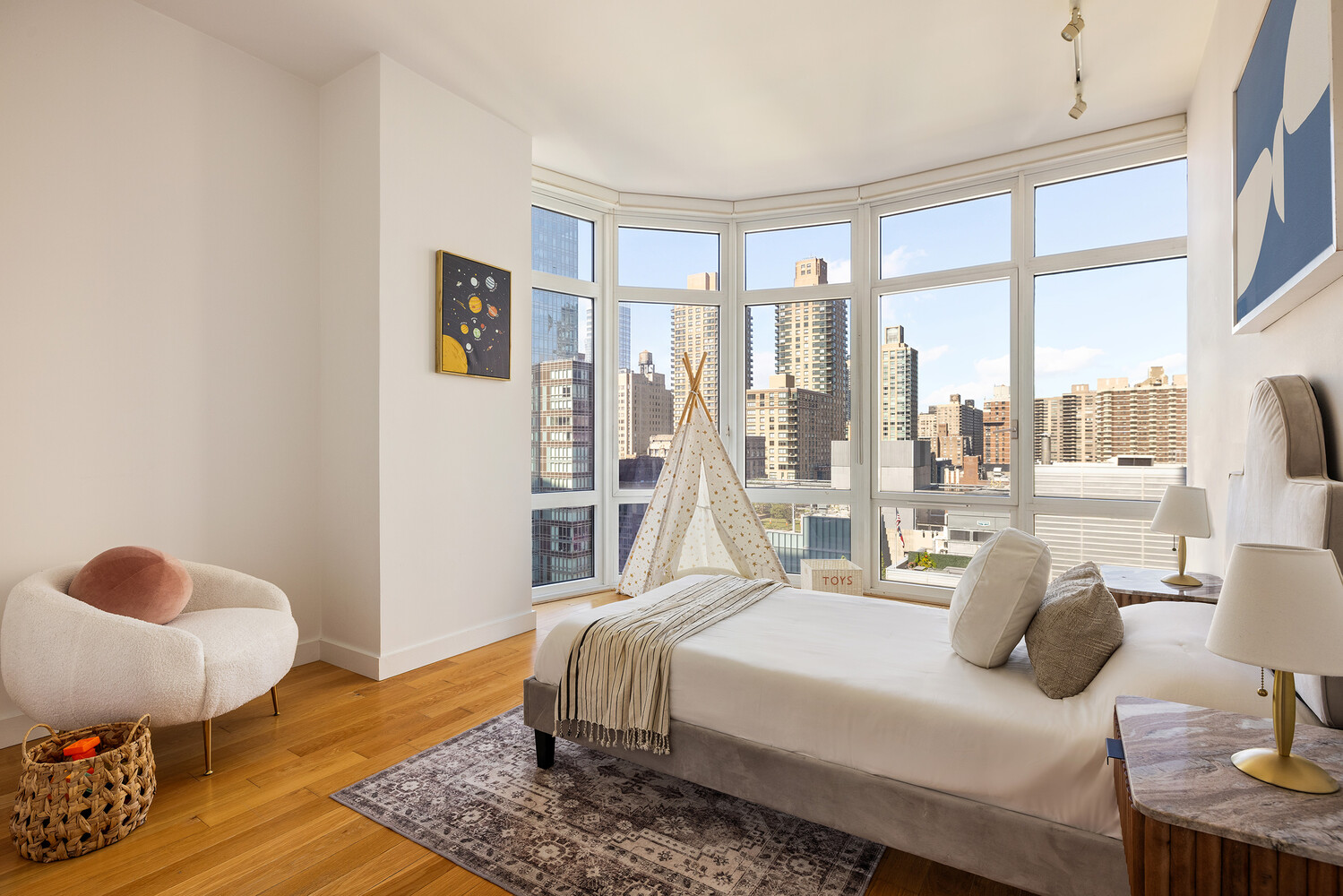 555 West 59th Street 17B Lincoln Square New York NY 10019