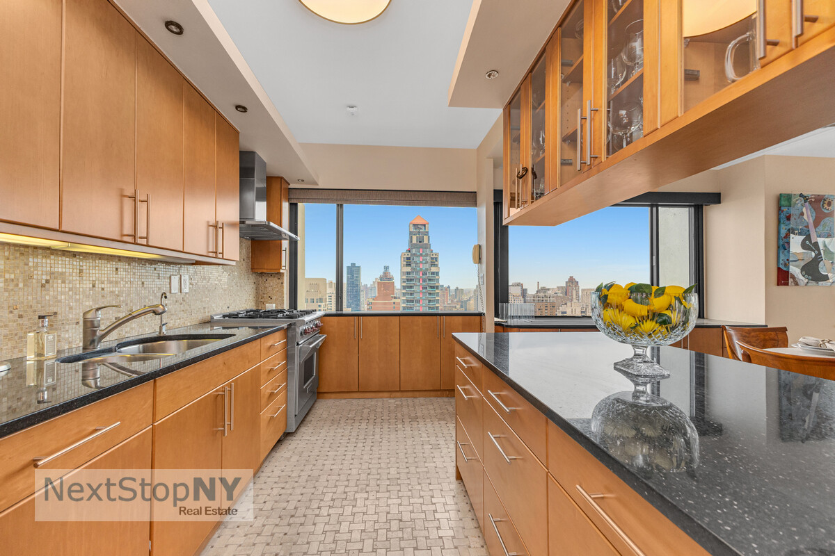 300 East 59th Street PH06 Sutton Place New York NY 10022