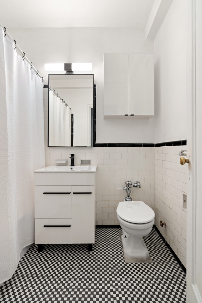 433 West 34th Street 9C Clinton New York NY 10001