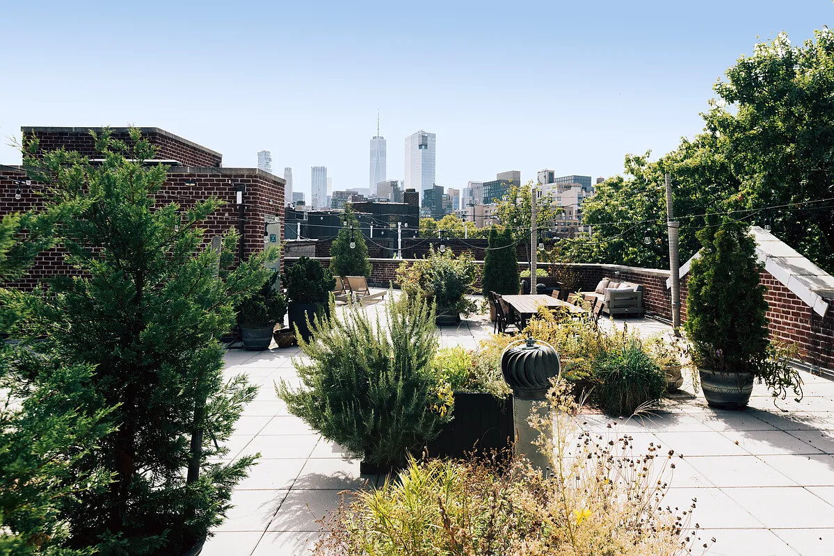 25 Minetta Lane 1F Greenwich Village New York NY 10012