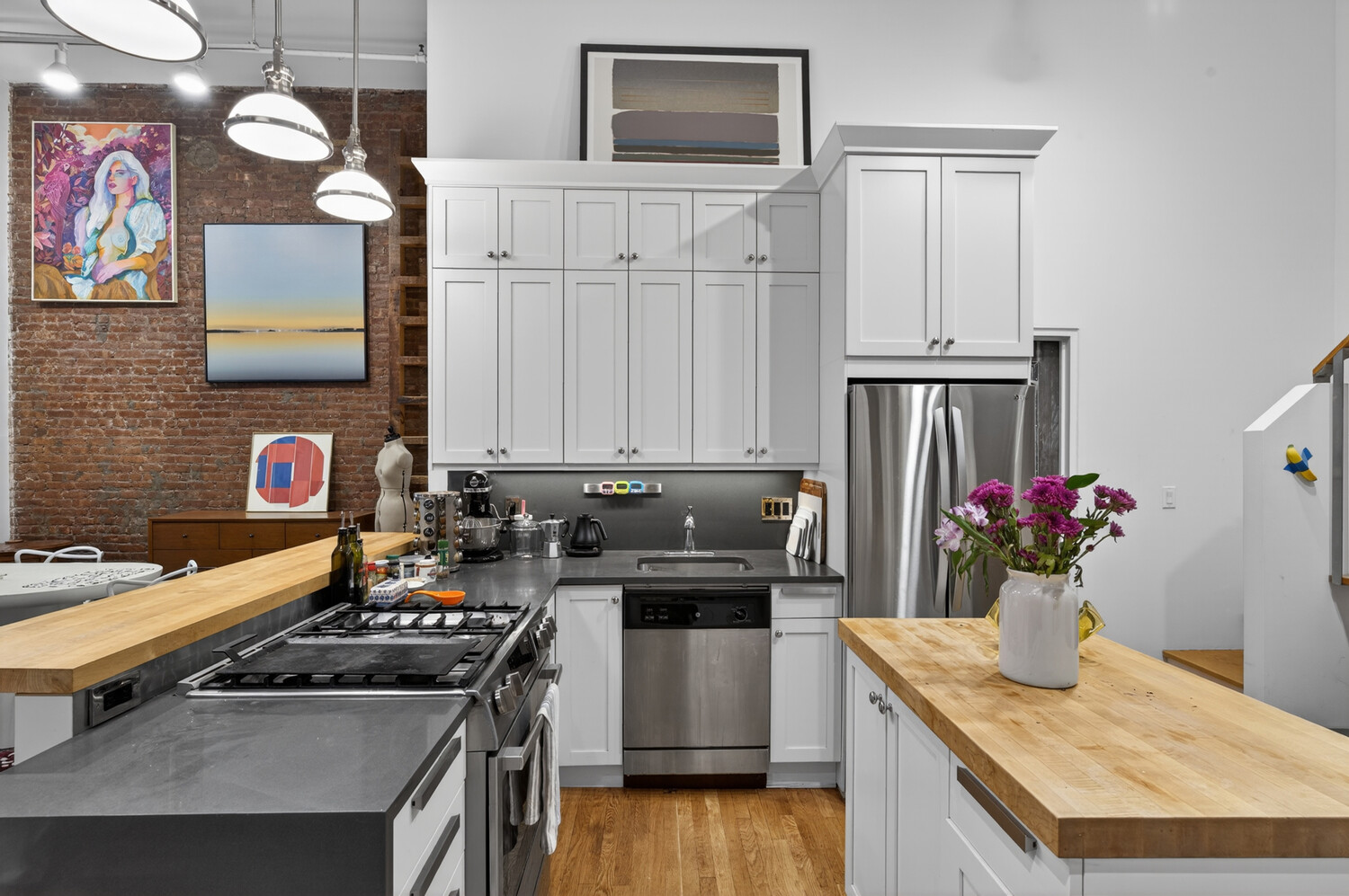74 Reade Street 2ER Tribeca New York NY 10007