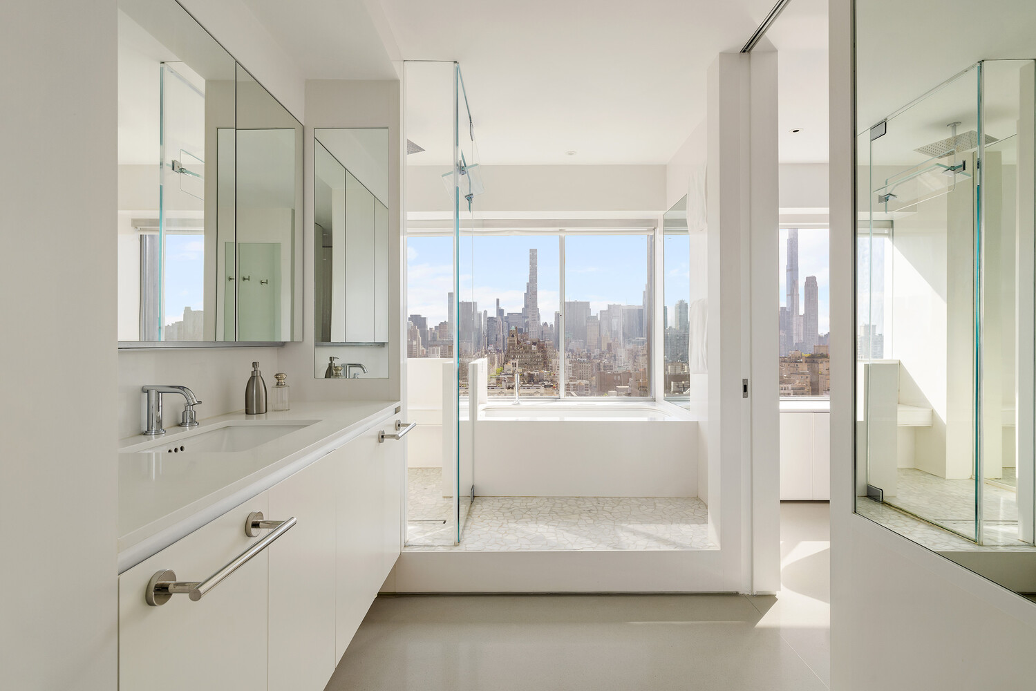 900 Park Avenue 25CD Upper East Side New York NY 10075
