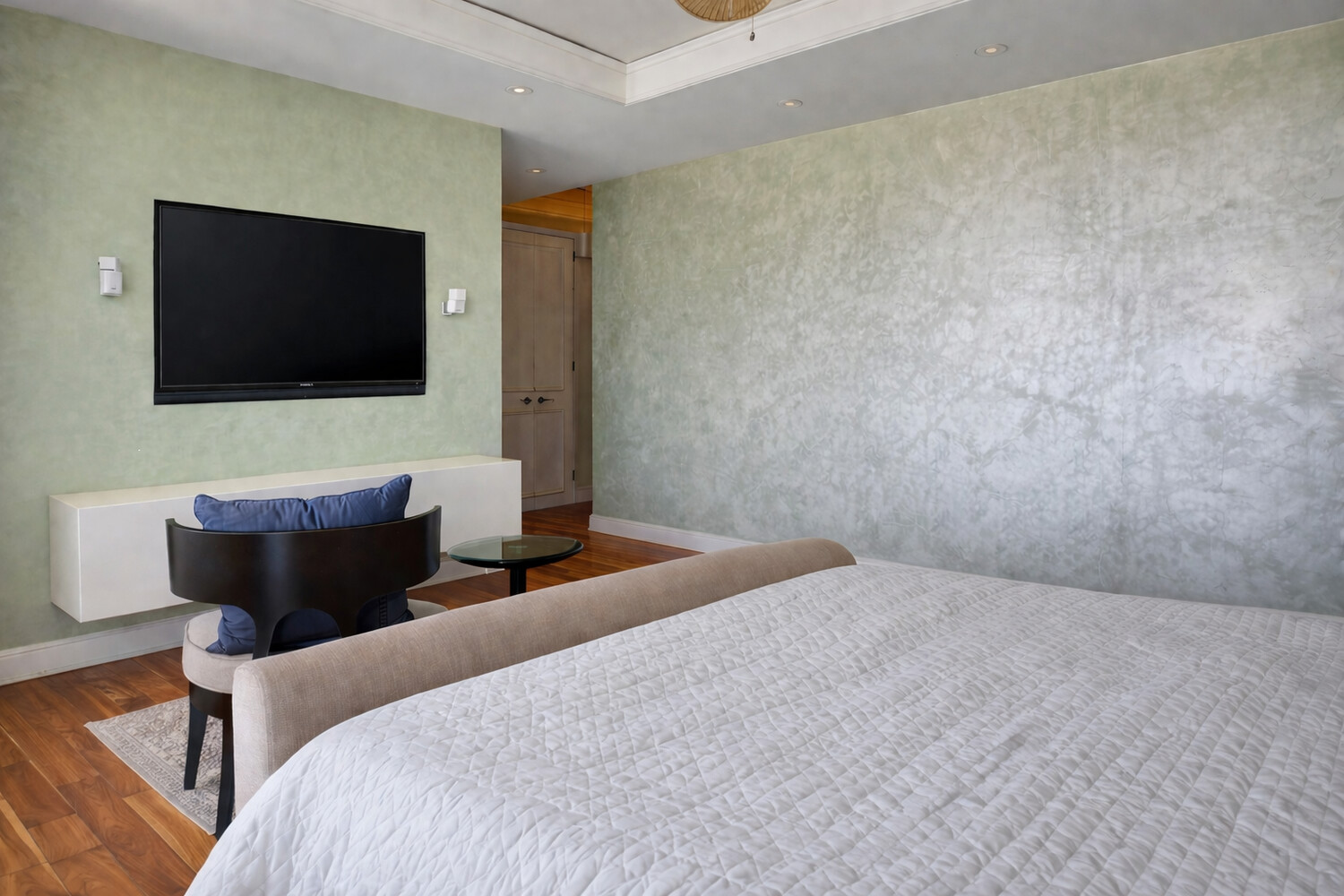 100 United Nations Plaza Turtle Bay New York NY 10017