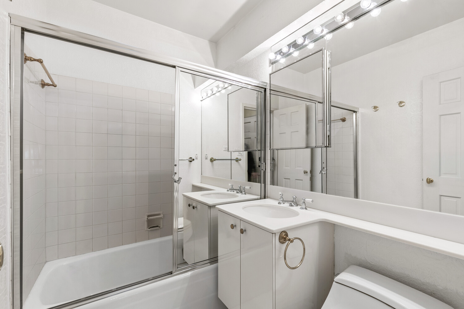 650 Park Avenue 2C Upper East Side New York NY 10065