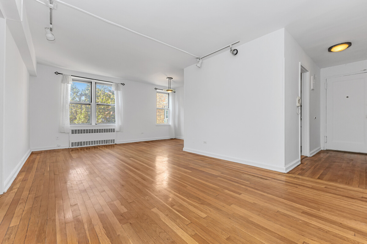 105-25 67th Road 4A Forest Hills Queens NY 11375