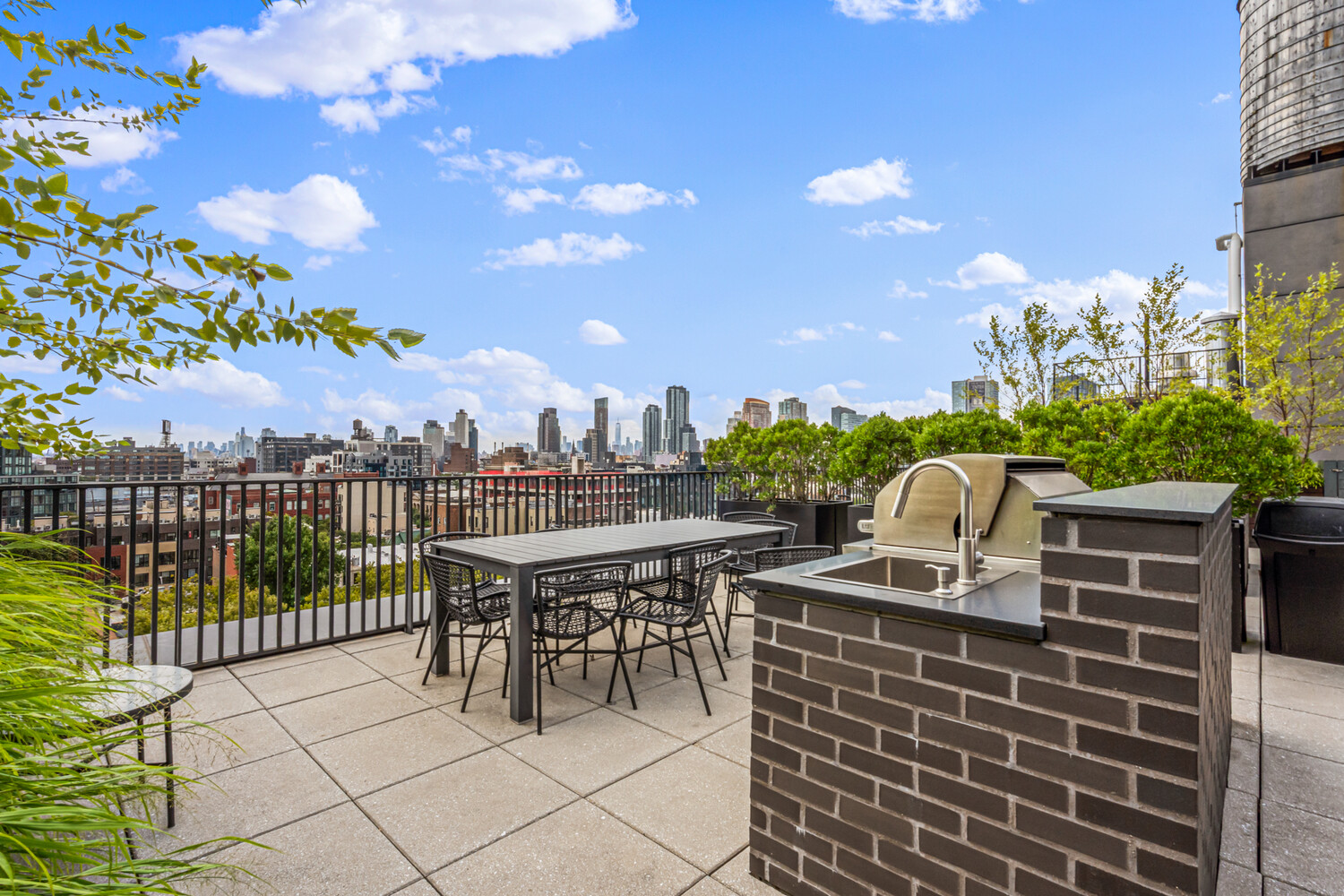 21-30 44th Drive Court Square Queens NY 11101