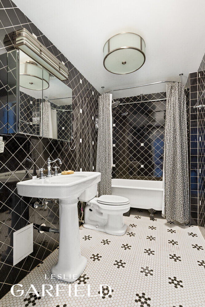 305 East 18th Street Gramercy Park New York NY 10003