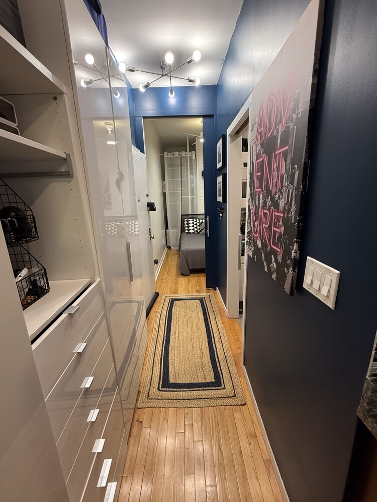 438 West 49th Street 2B Clinton New York NY 10019