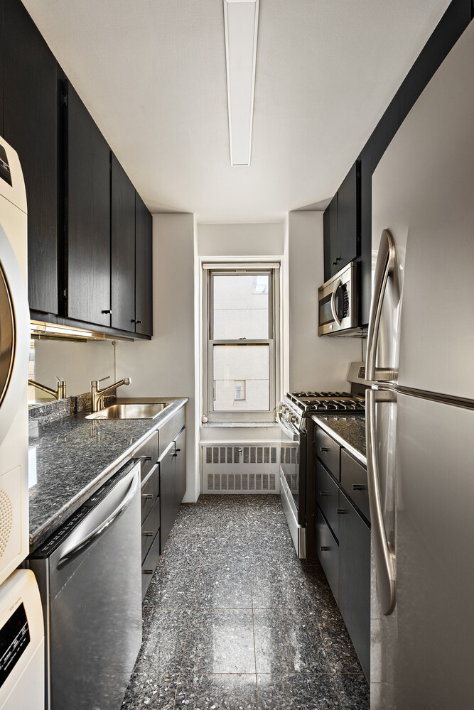 2 Fifth Avenue 17C Greenwich Village New York NY 10011