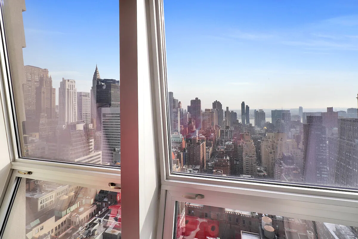 400 Fifth Avenue Midtown West New York NY 10018