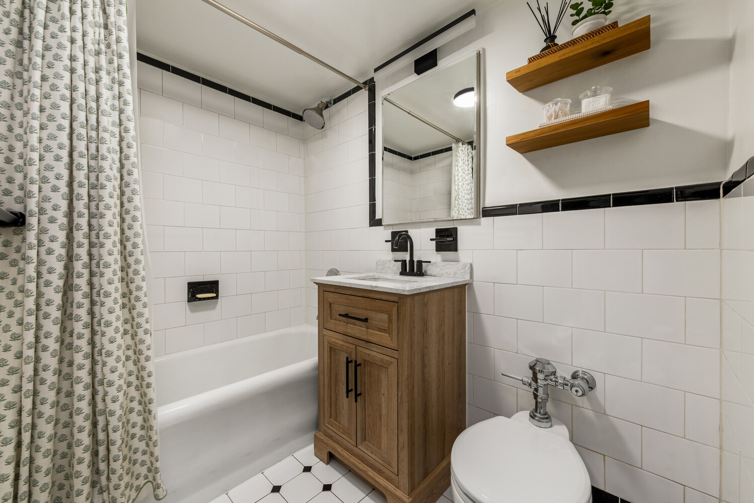 200 East 16th Street 2J Gramercy Park New York NY 10003