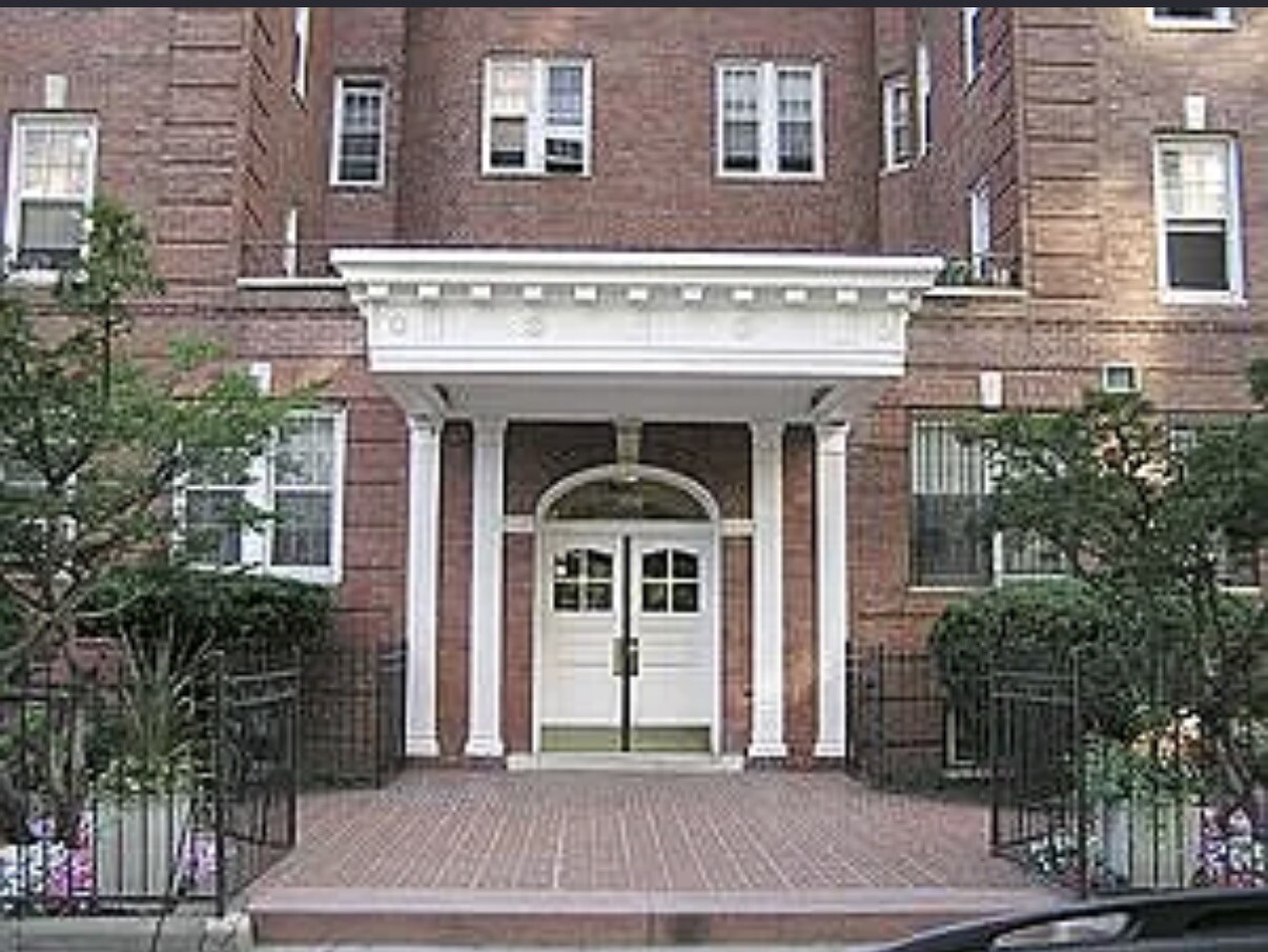 360 Clinton Avenue 3T Clinton Hill Brooklyn NY 11205