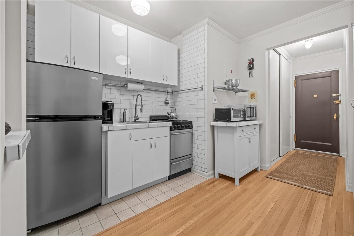 1125 Lorimer Street 2J Greenpoint Brooklyn NY 11222