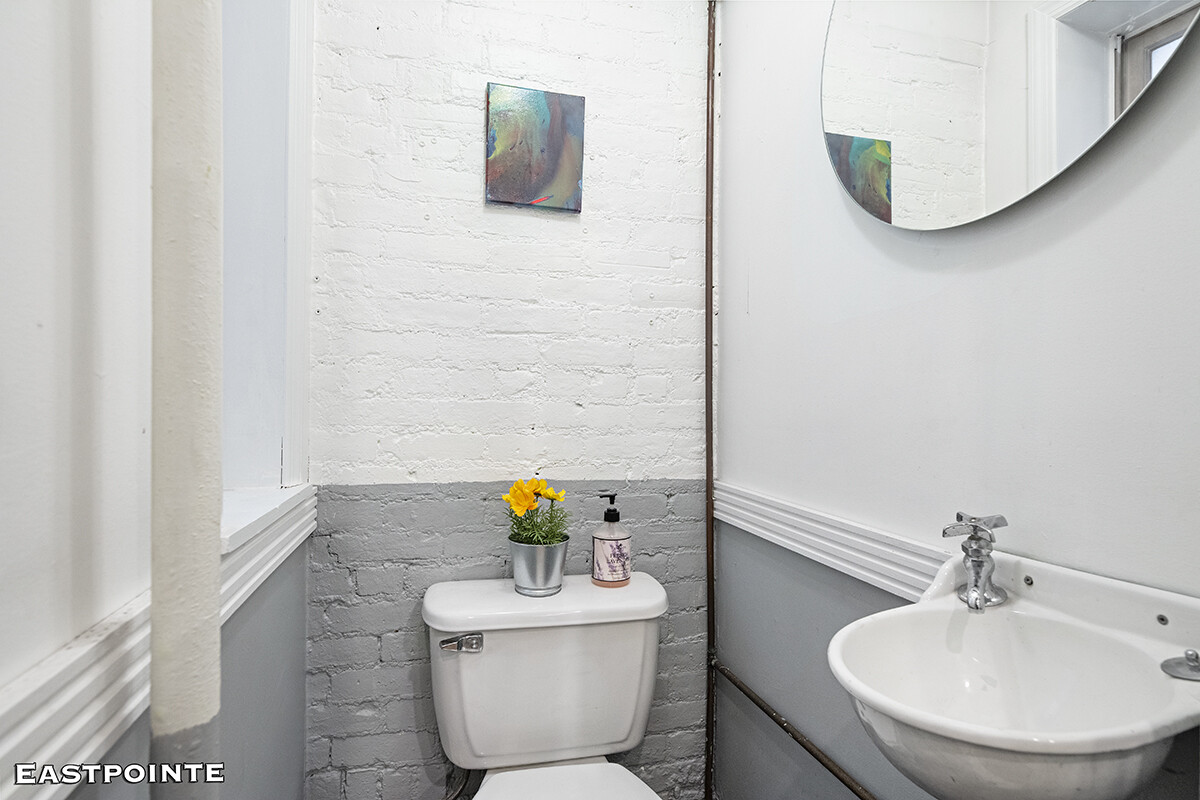 224 East 7th Street 11 E. Greenwich Village New York NY 10009