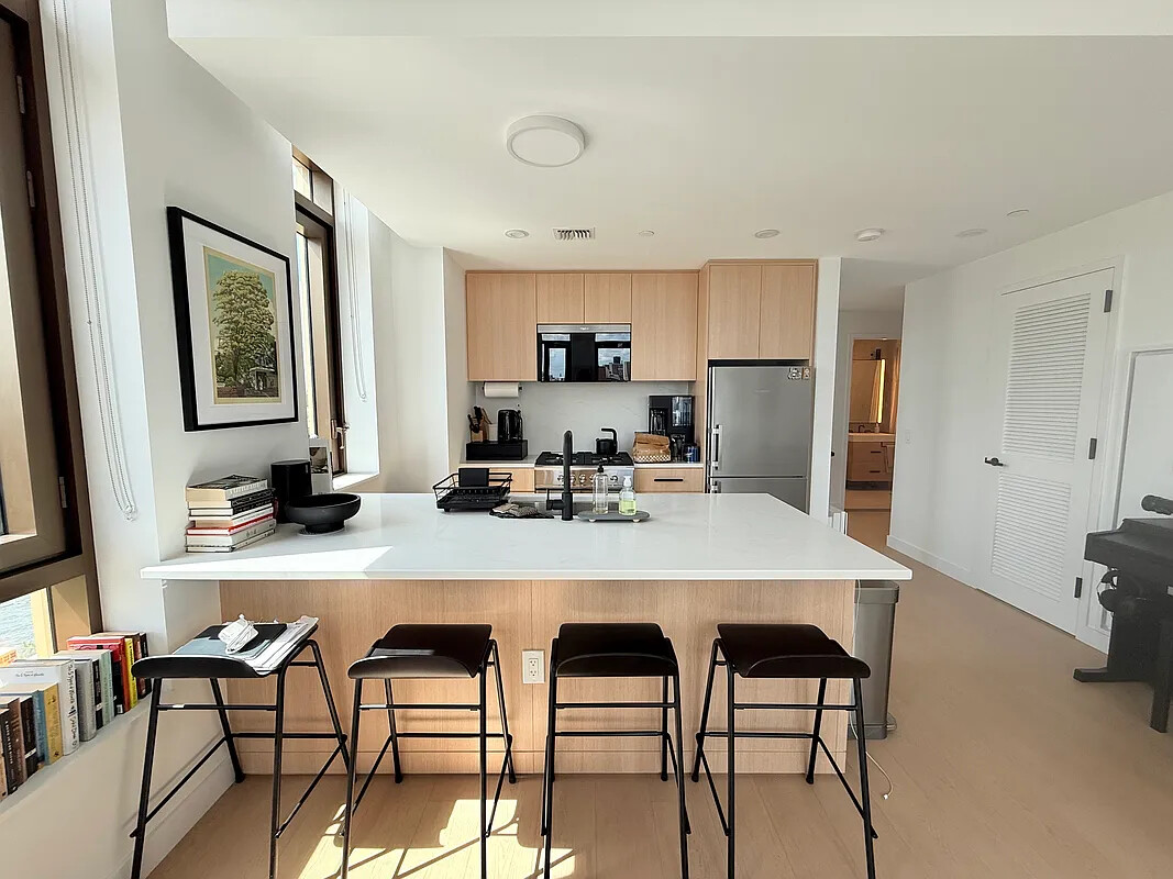 482 Kent Avenue 1108 Williamsburg Brooklyn NY 11249