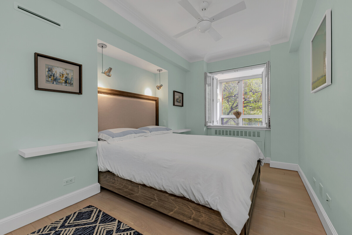 923 Fifth Avenue 4B Upper East Side New York NY 10021