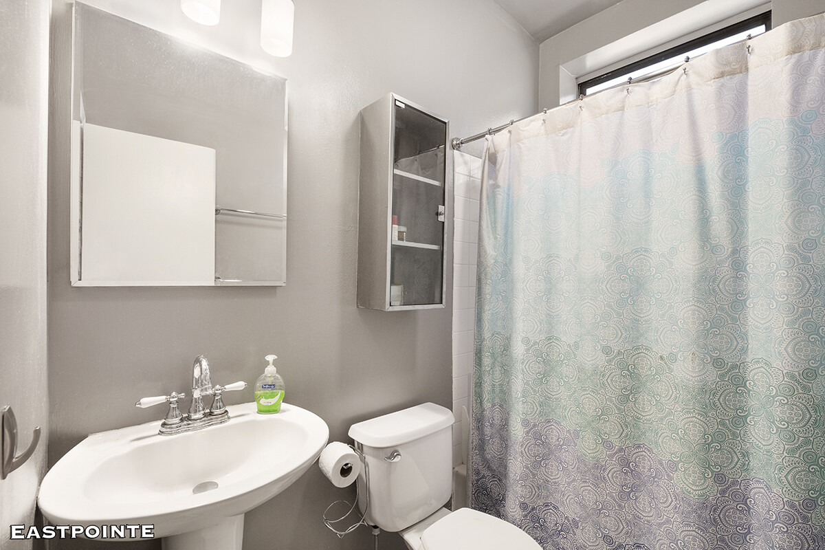 182-184 East 2nd Street 4G E. Greenwich Village New York NY 10009