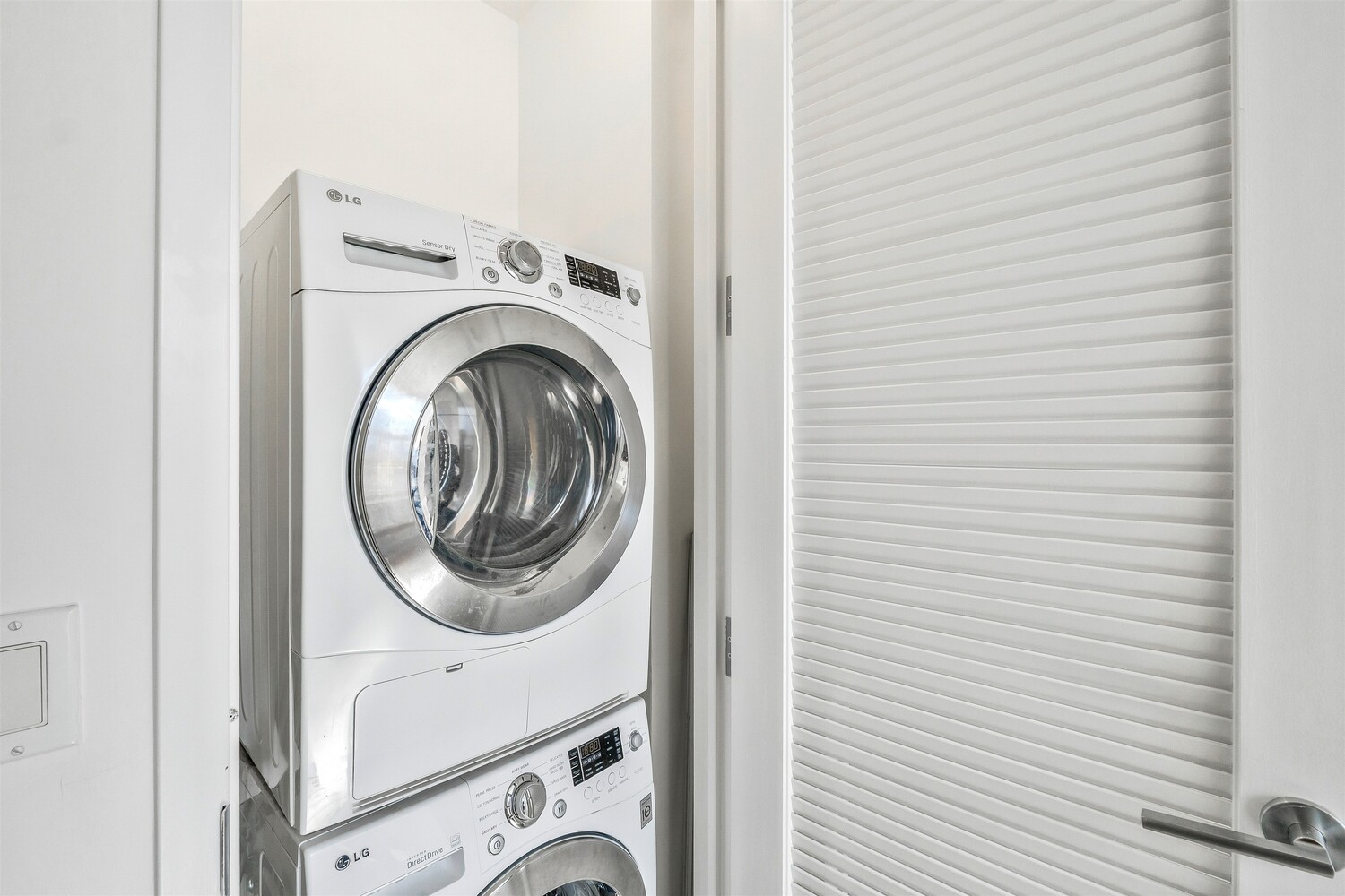 416 West 52nd Street 514 Clinton New York NY 10019