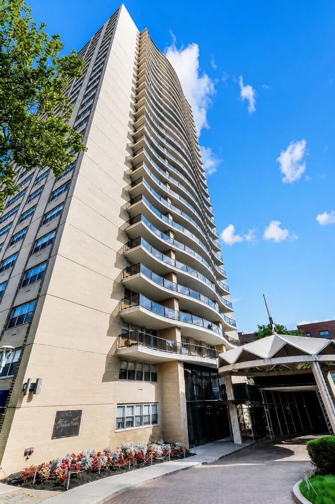 102-10 66th Road 8D Forest Hills Queens NY 11375