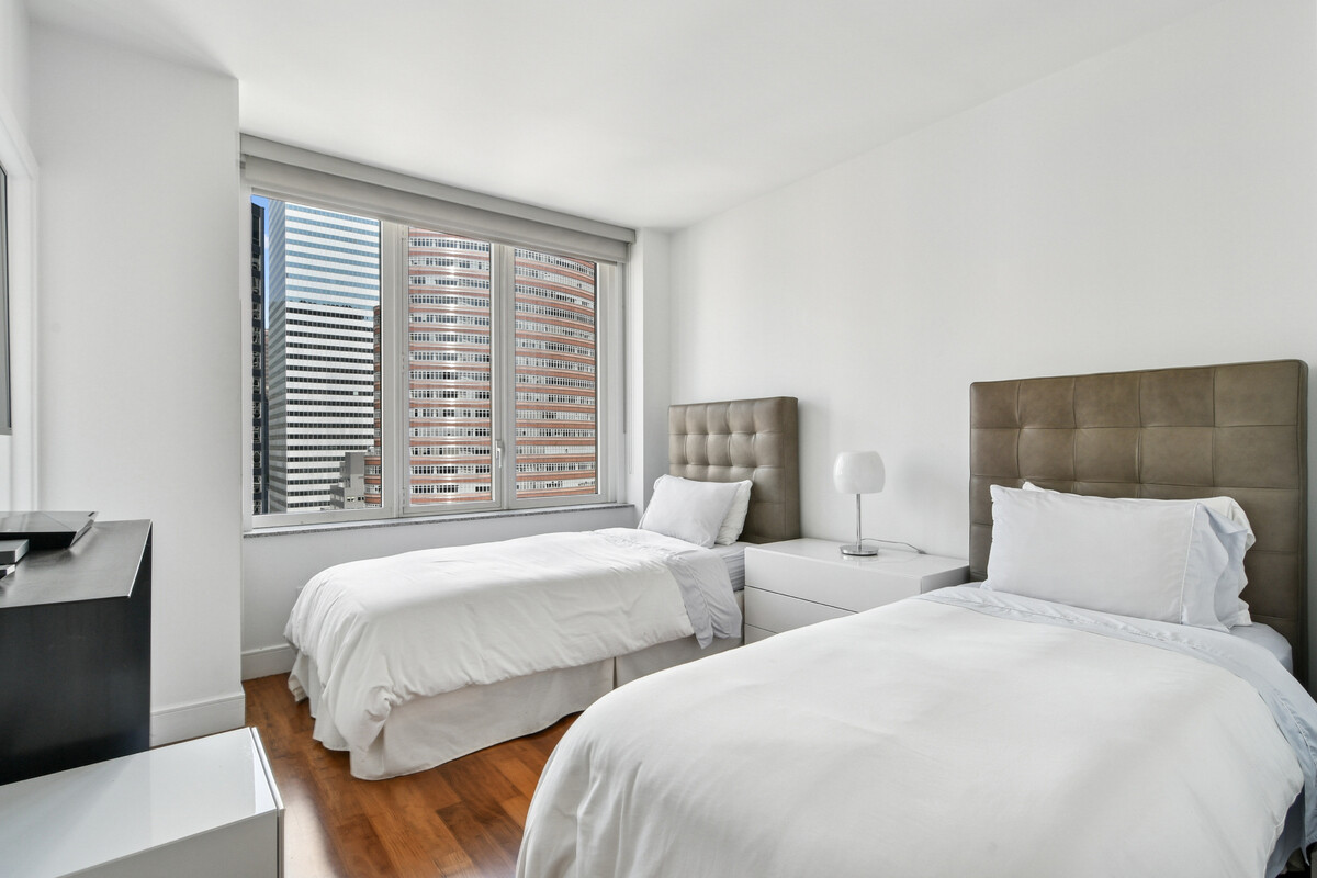 250 East 53rd Street 2801 Turtle Bay New York NY 10022