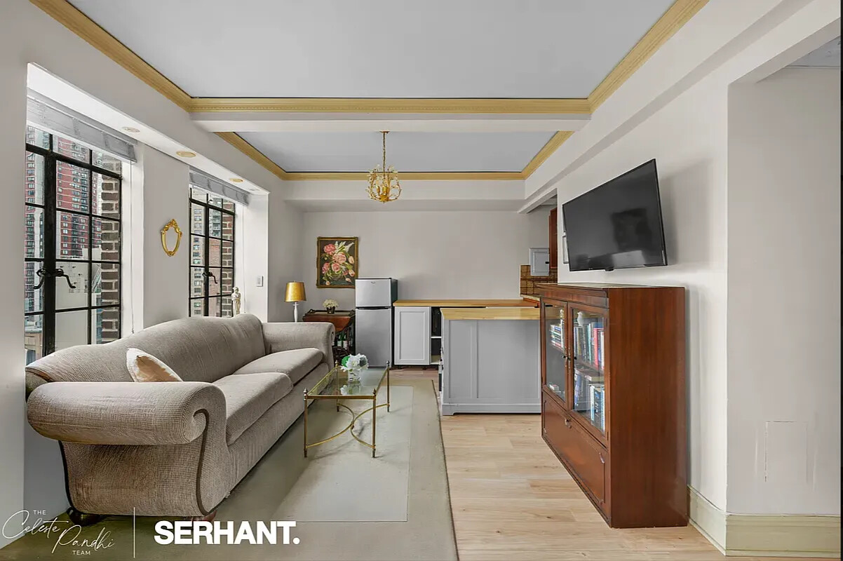 320 East 42nd Street 2318 Tudor City New York NY 10017