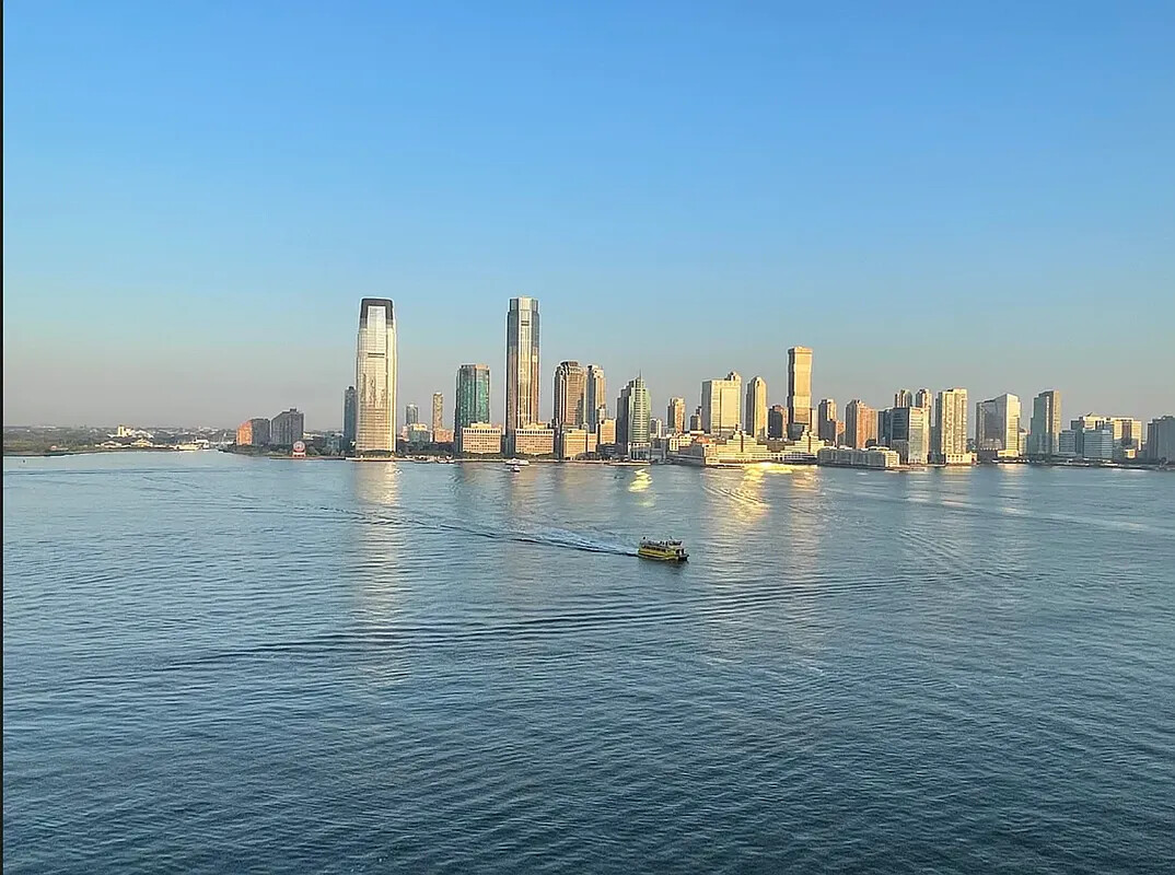 377 Rector Place 4L Battery Park City New York NY 10280