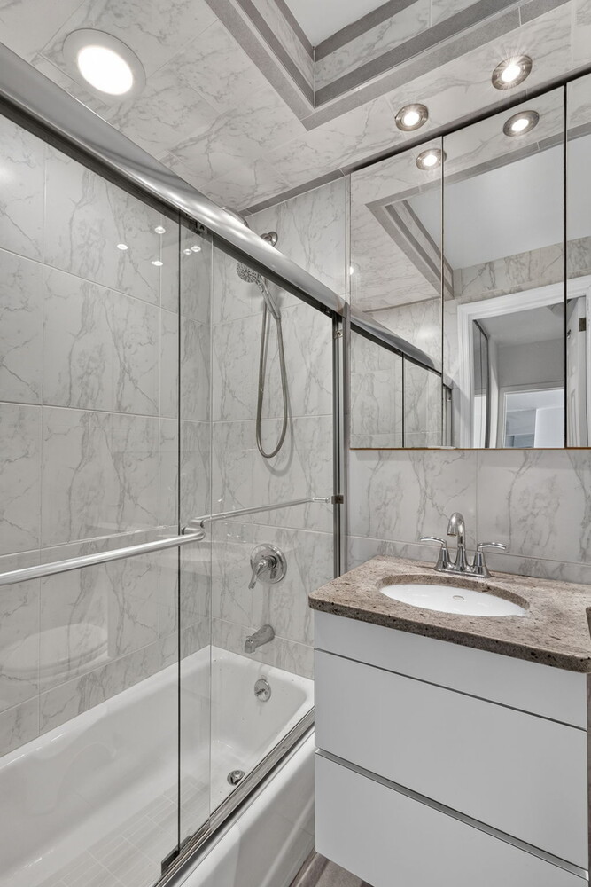 305 East 24th Street 14K Kips Bay New York NY 10010