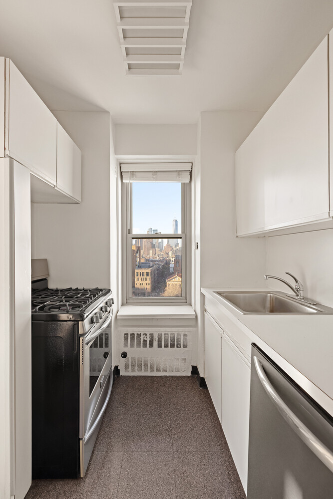 2 Fifth Avenue 17D Greenwich Village New York NY 10011