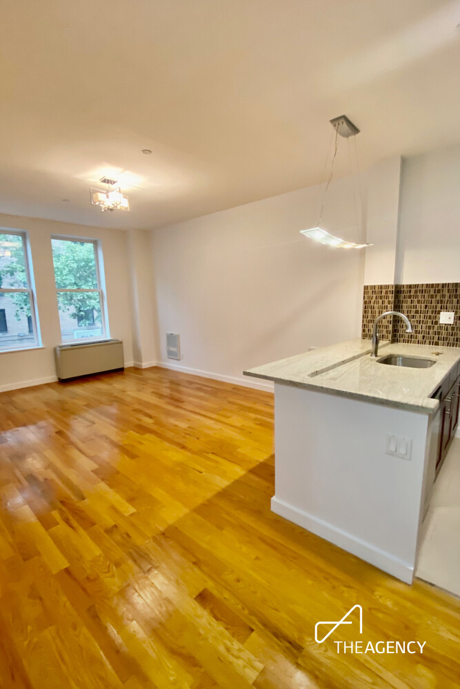367 Waverly Avenue 2D Clinton Hill Brooklyn NY 11238
