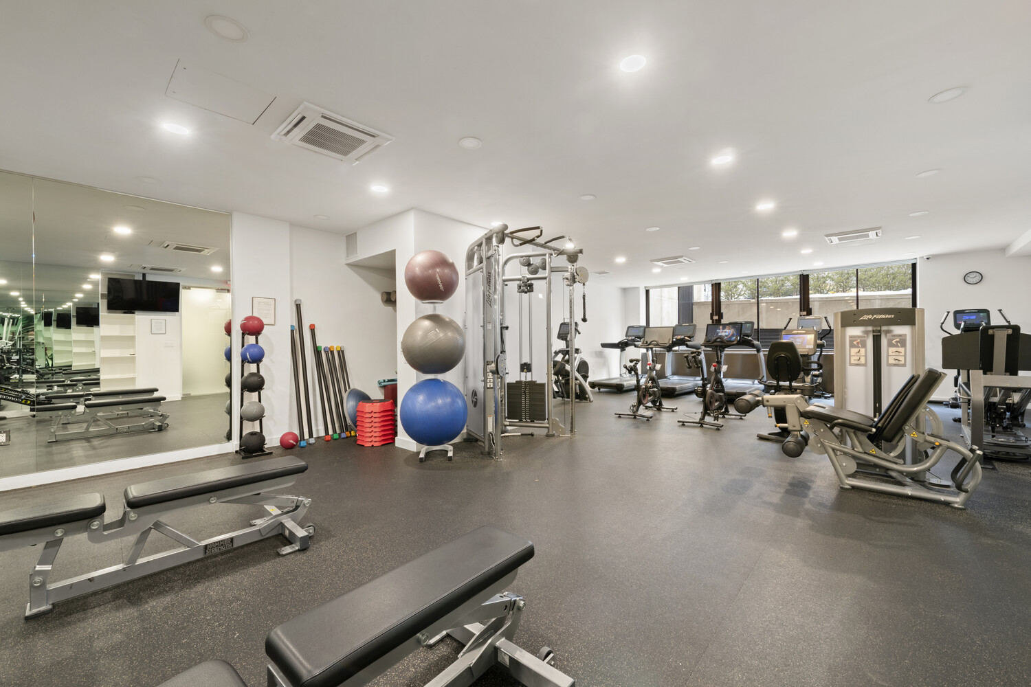 900 Park Avenue 5E Upper East Side New York NY 10075