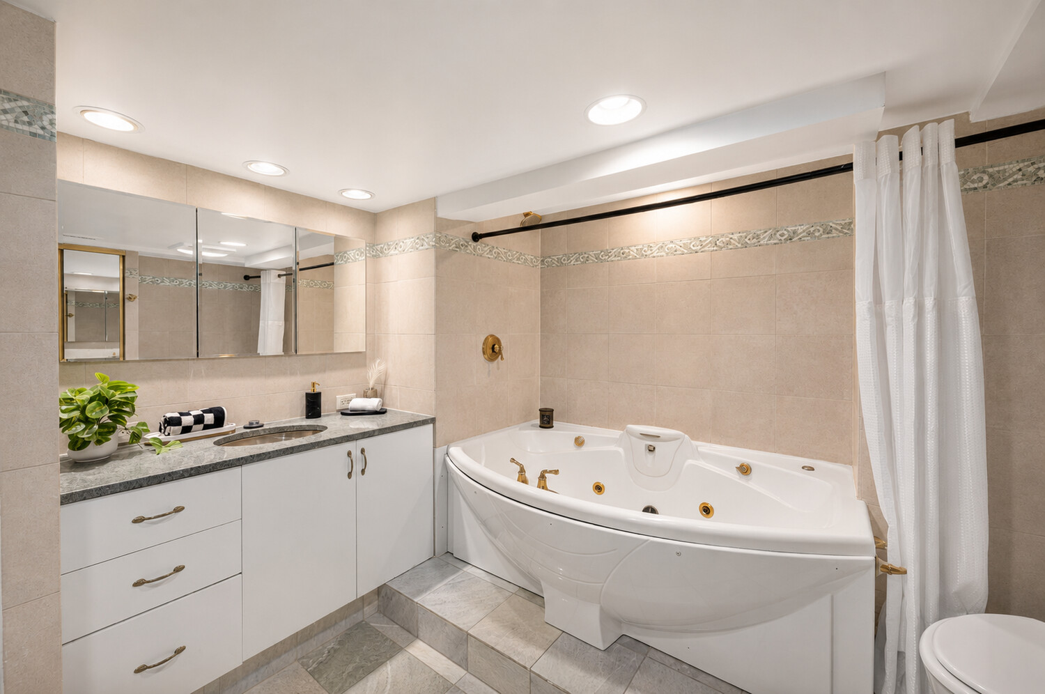 437 West 43rd Street 1G Clinton New York NY 10036