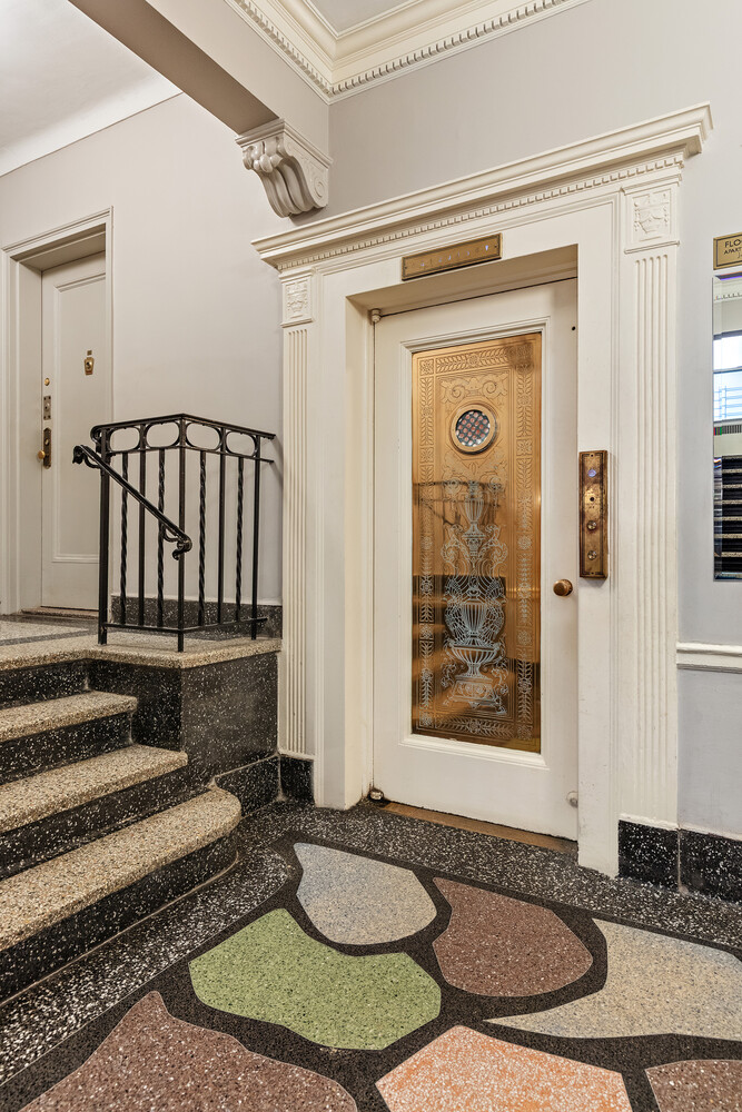 72-17 34th Avenue APT1J Jackson Heights Queens NY 11372