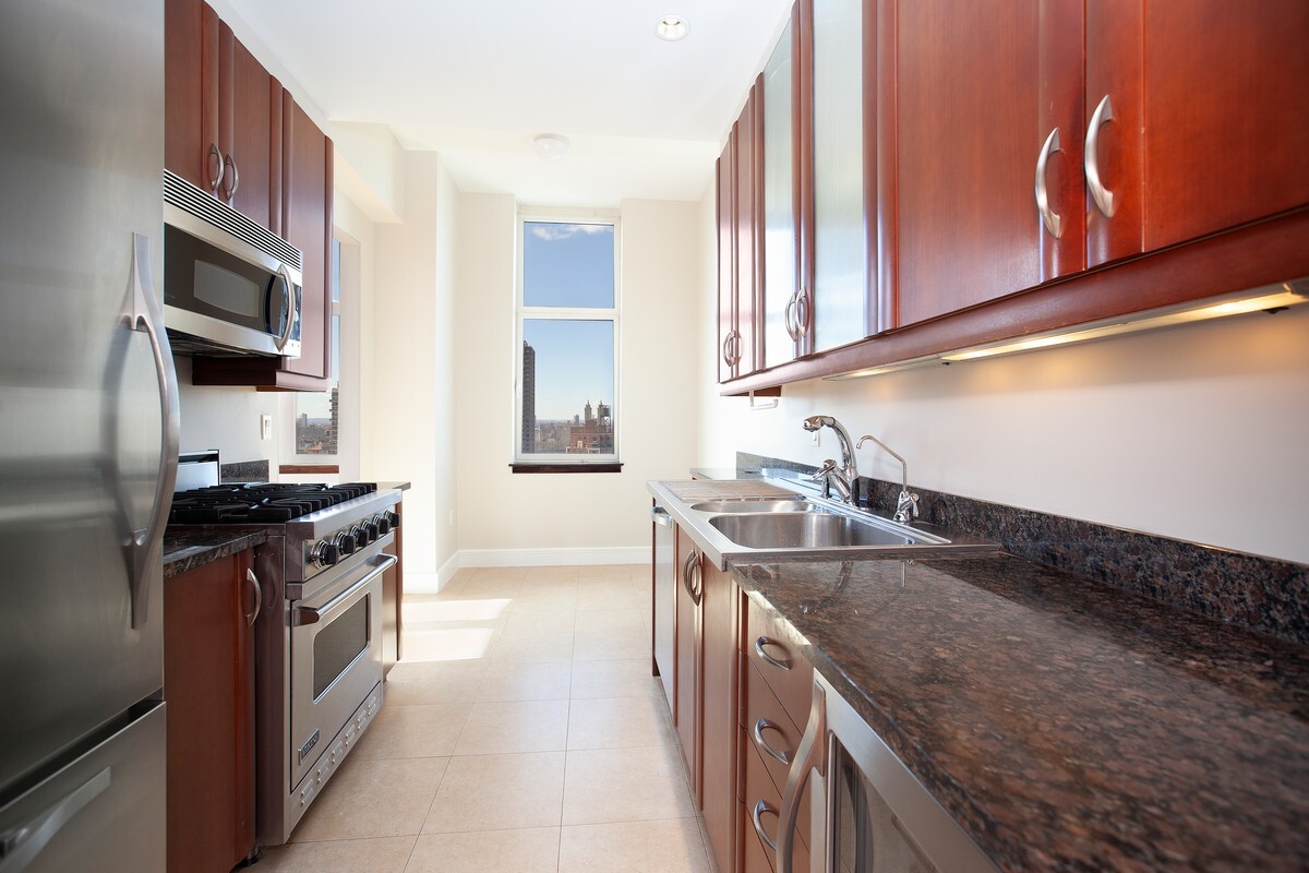 181 East 90th Street 26A Carnegie Hill New York NY 10128
