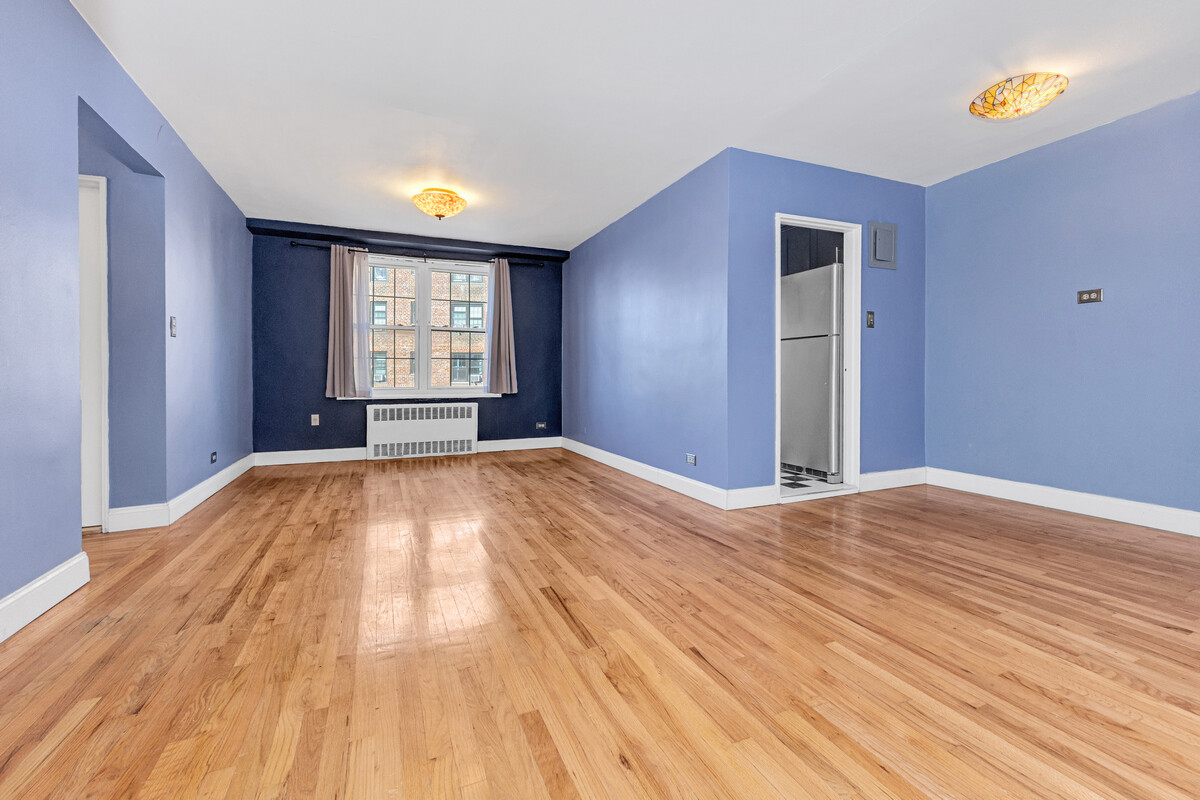 140-21 Burden Crescent 306 Briarwood Queens NY 11435