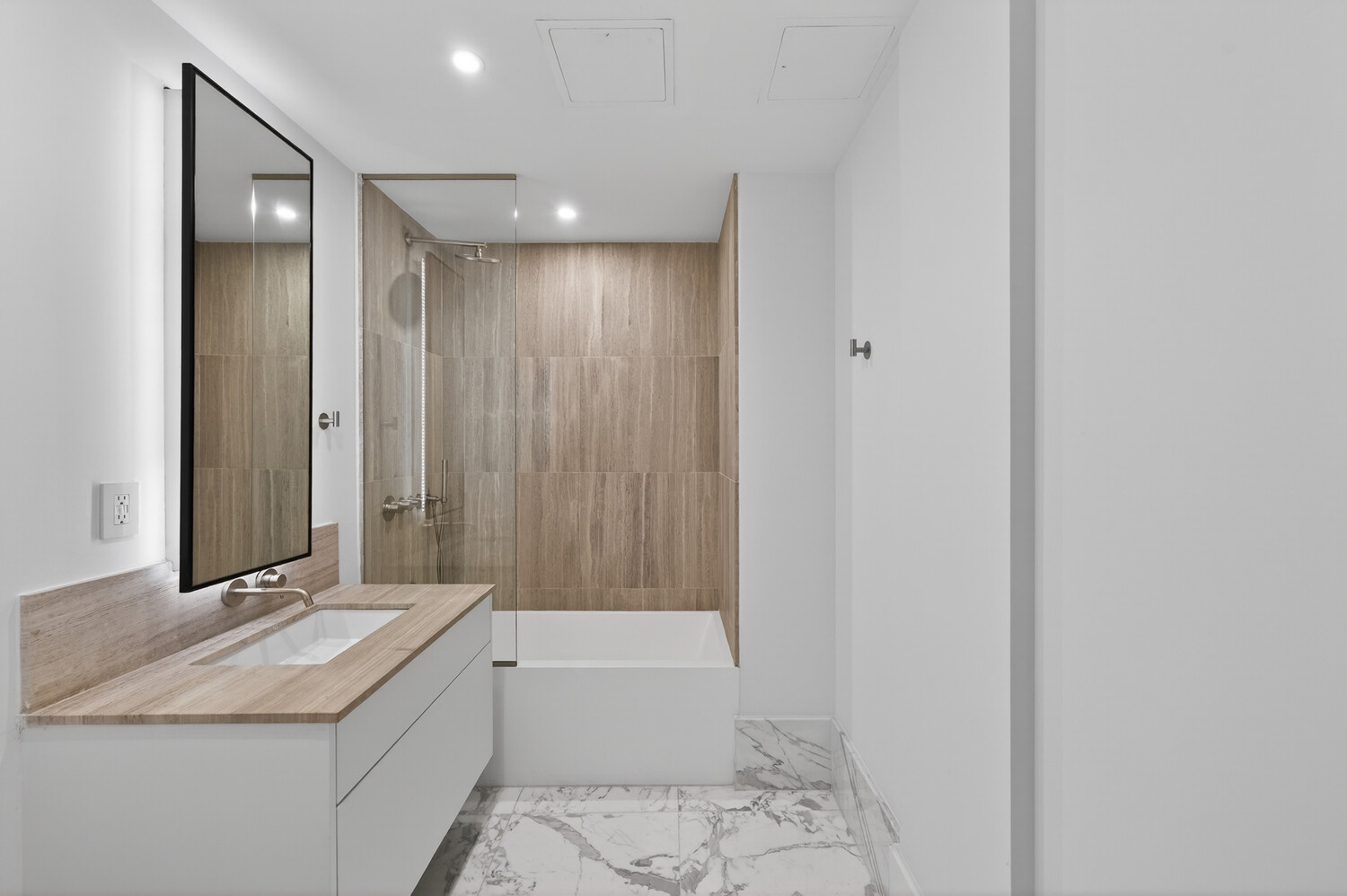 429 Kent Avenue TH8 Williamsburg Brooklyn NY 11249