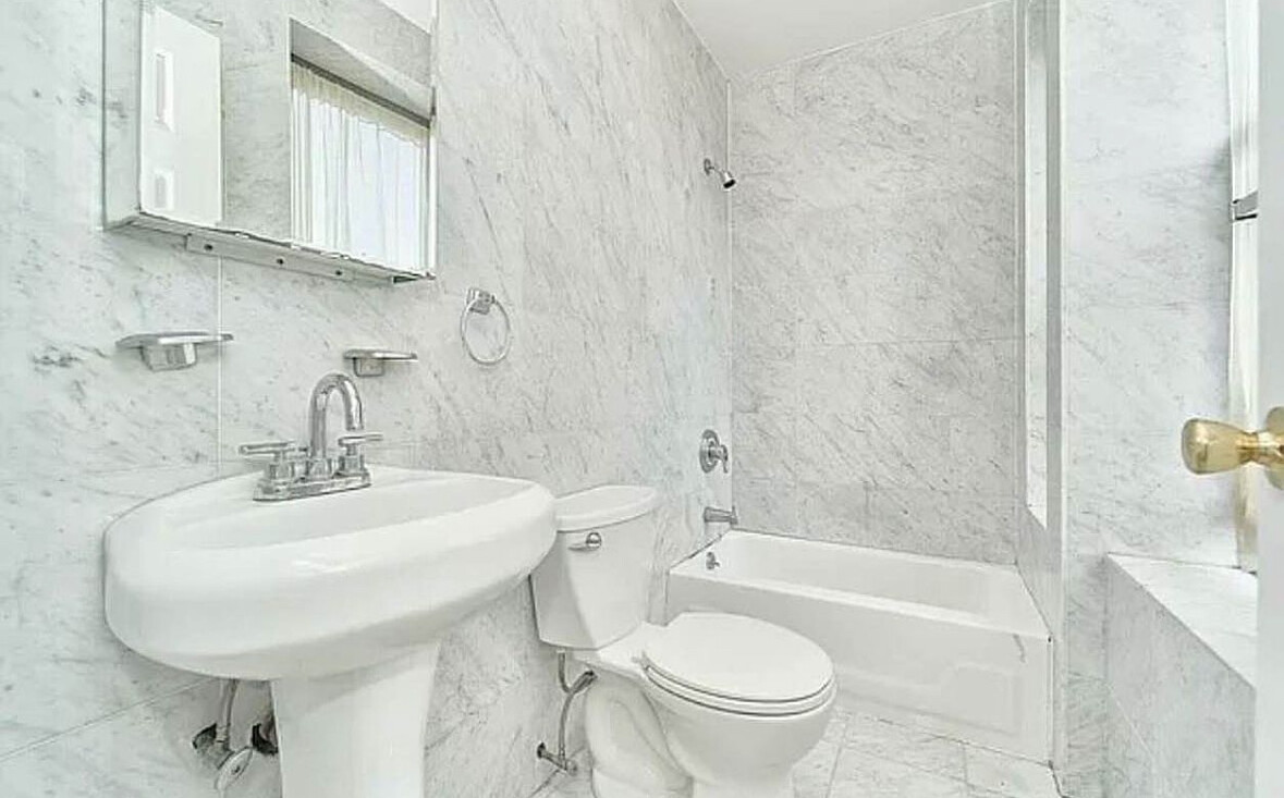 19 Commerce Street 3 W. Greenwich Village New York NY 10014