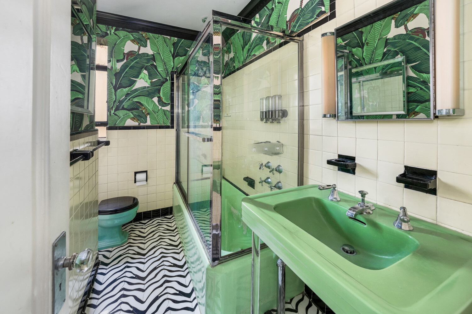 255 West 23rd Street 5DE Chelsea New York NY 10011