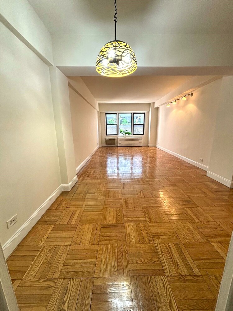 220 East 54th Street 10D Turtle Bay New York NY 10022
