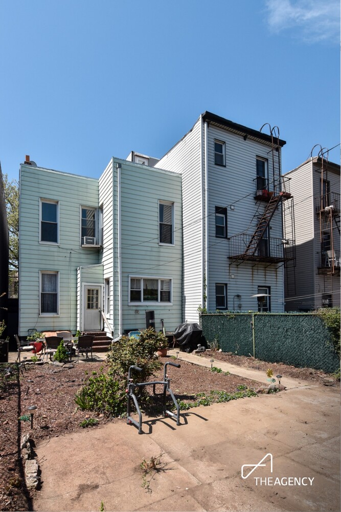 48 Hausman Street Greenpoint Brooklyn NY 11222