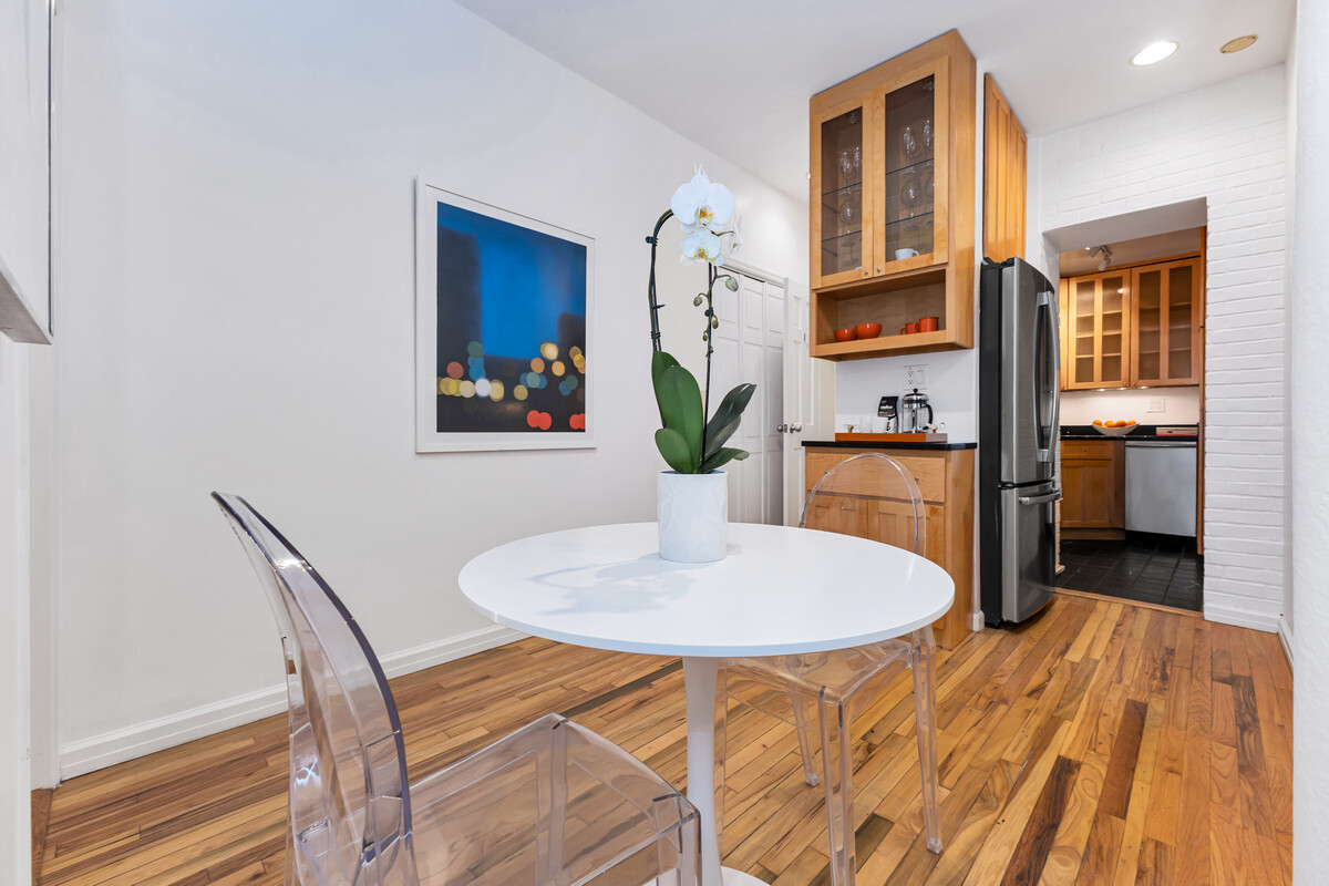 214 Riverside Drive 202/203 Upper West Side New York NY 10025