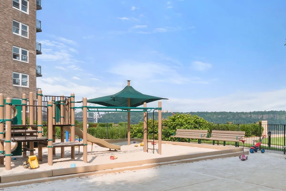 160 Cabrini Blvd. APT127 Hudson Heights New York NY 10033