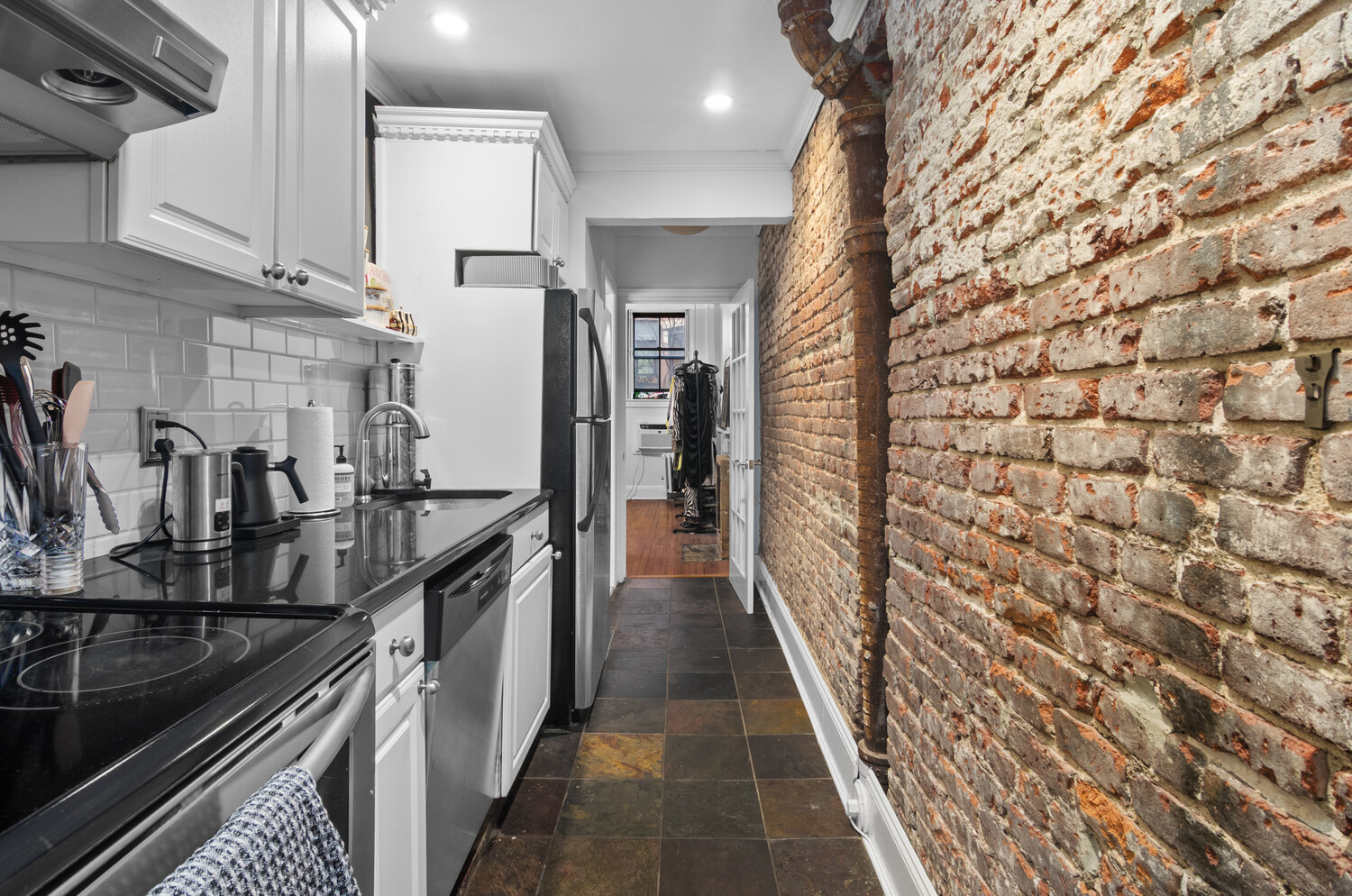 256 West 21st Street G1 Chelsea New York NY 10011