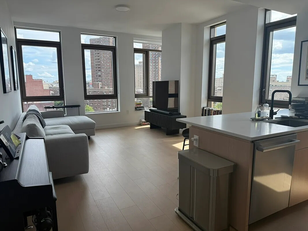 482 Kent Avenue 1108 Williamsburg Brooklyn NY 11249