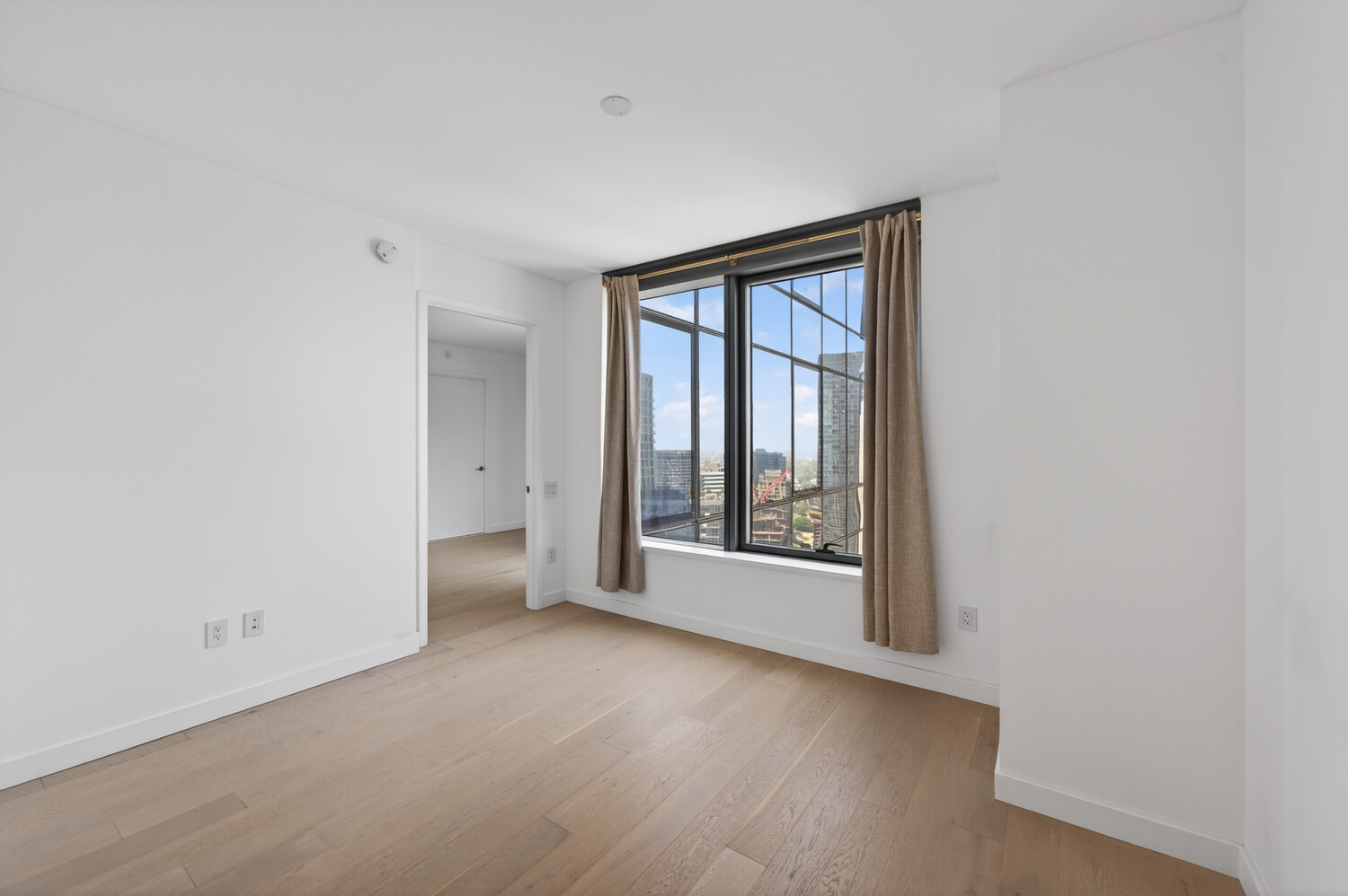 3 Court Square 3305 Long Island City Queens NY 11101