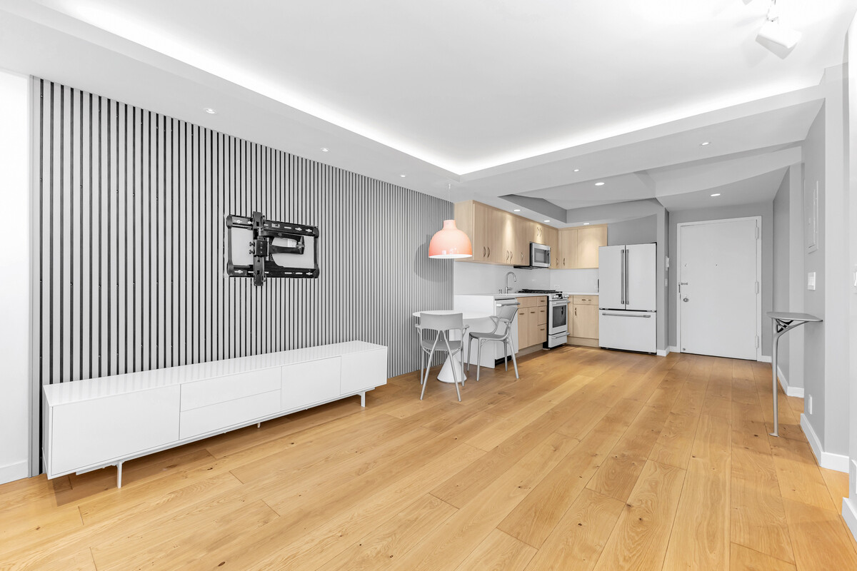 62-54 97th Place 9M Forest Hills Queens NY 11374