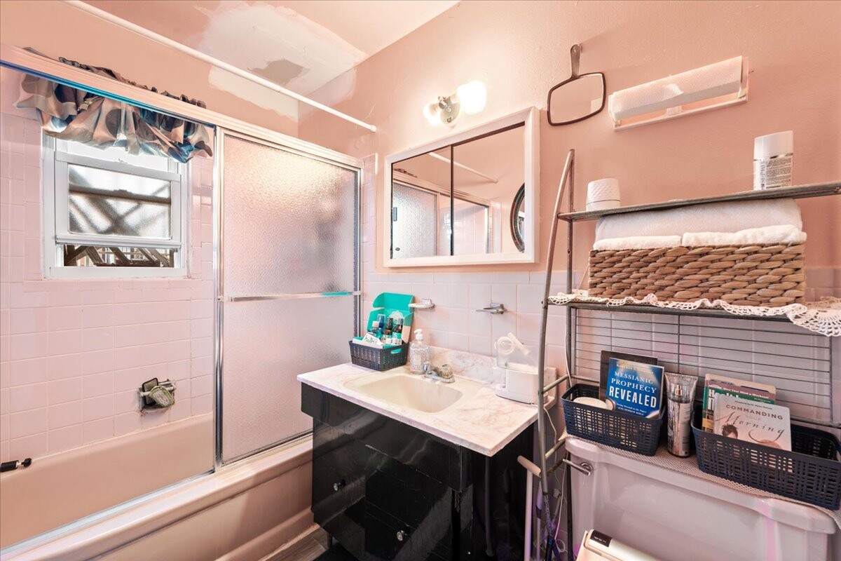 716 Hemlock Street City Line Brooklyn NY 11208
