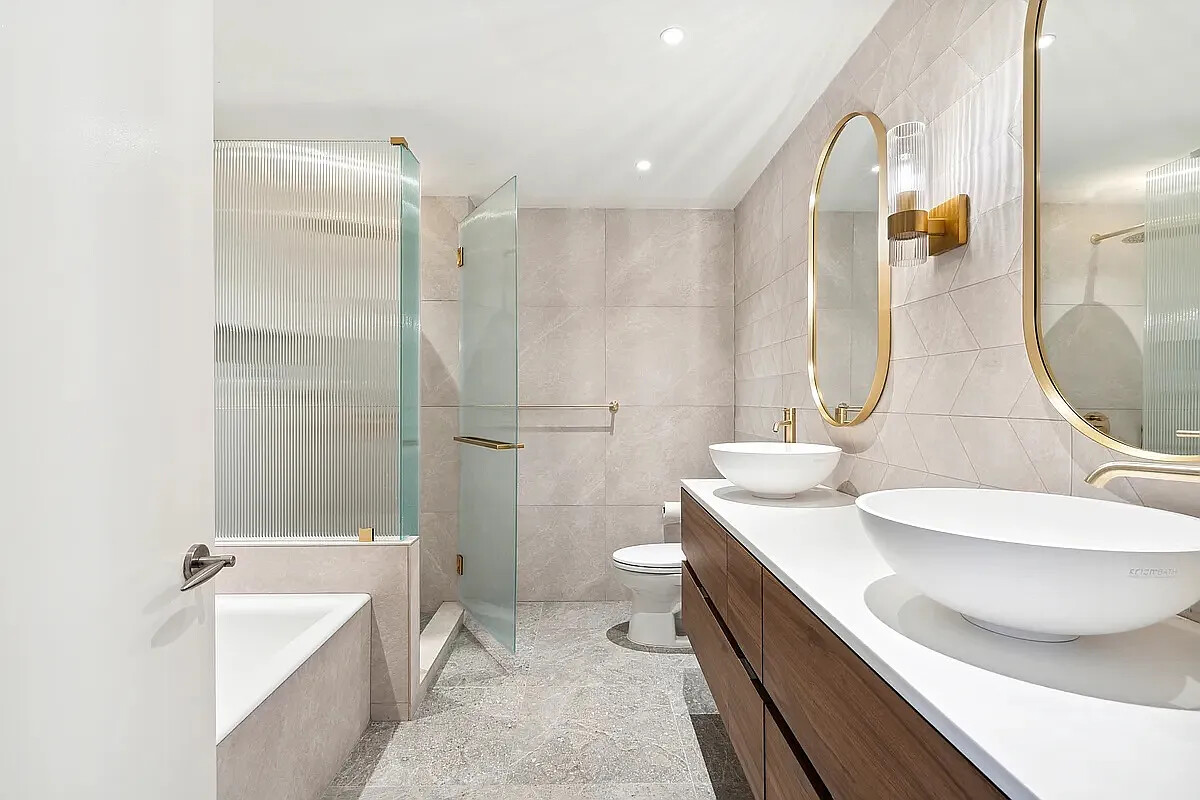 464 West 44th Street Clinton New York NY 10036