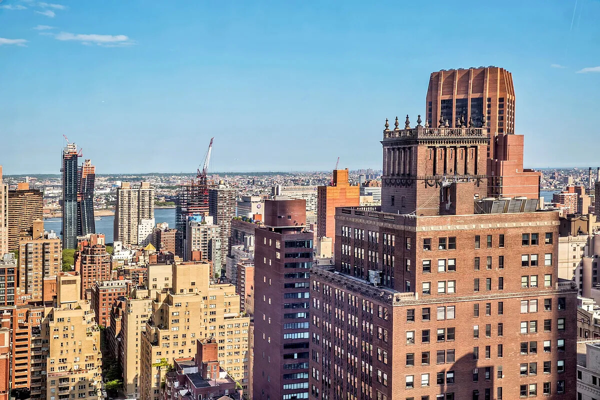 400 Fifth Avenue Midtown West New York NY 10018