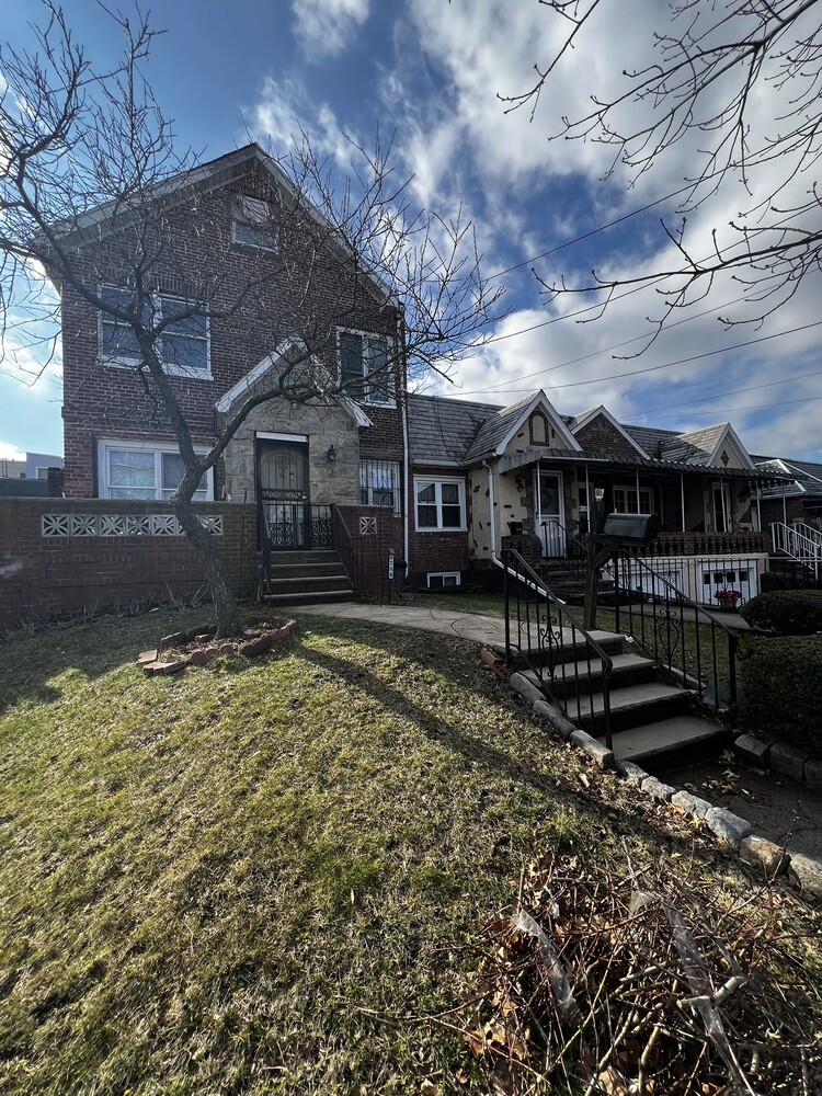 62-68 60th Avenue Maspeth Queens NY 11378