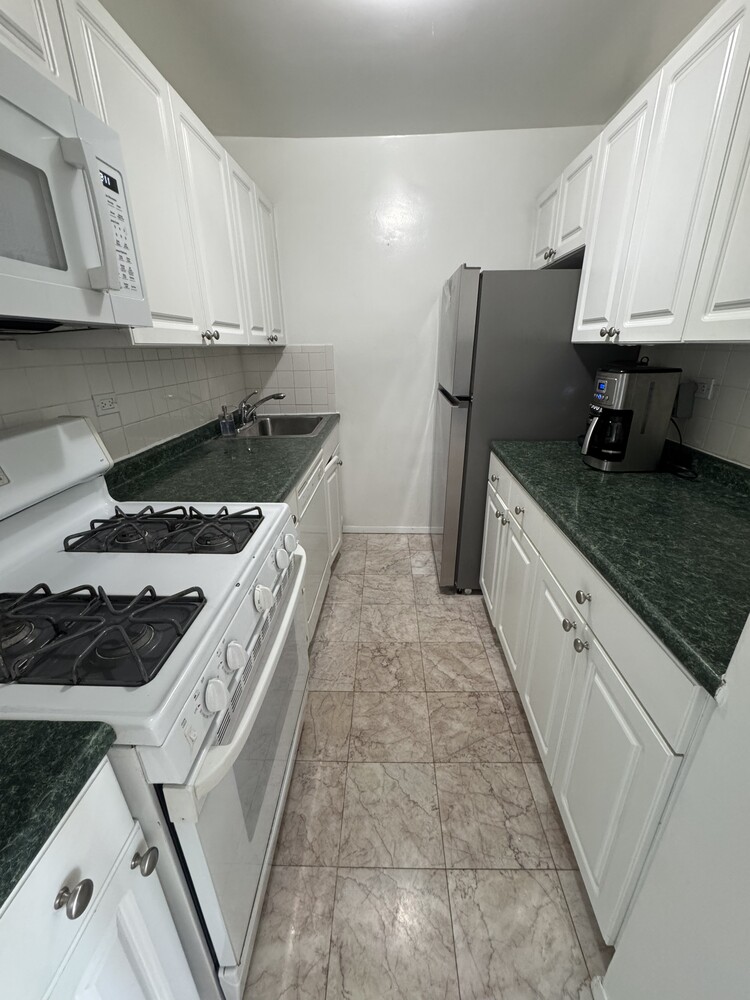142 West End Avenue, #25T
